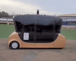 当社は自動運転コンセプト車両「SQUAL」および徒歩実証向けコンテンツ配信システムの開発、体験コンテンツの制作を担っています。