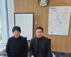 ㈱グッドクリエイトの山本社長と打ち合わせ。 セキュリティ重視の企業にサーバーを介さず端末間のみで相互通信できる仕組みを開発している。 ※サーバーに情報が残らない! この仕組みを流用し、自宅のインターネット対応TVからでも携帯端末にアクセスできるようにしている所が新しい。