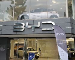BYDディーラー目黒店 日本に100店舗以上を計画してます。