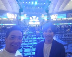 見応えある戦いだった。 井上尚弥のずば抜けた強さは云うまでもないが、ネリも良く仕上げてきたと思う。 今日はメインイベント前に世界タイトルマッチが2試合あったのだが、20代の若者が血の滲むような努力をし、人生を掛けて戦う姿に感銘を受けた。プロボクシングは東洋太平洋チャンピオンでもこれだけで生活していくのは難しいし、世界チャンピオンになれても何度か防衛しないと大金を残すことはできない。 井上尚弥のようなスーパースターがボクシング人気を牽引し、待遇が大幅に改善されることを願っている。 因みにかなりマニアックなアニメの話しだが、力石徹と矢吹ジョーが戦った階級がバンタム級で、力石は元々ウェルター級なので、矢吹と試合するために12キロ近い減量をしている。 当時のバンタム級日本チャンピオンはタイガー尾崎、東洋太平洋チャンピオンは金竜飛、世界チャンピオンはホセ・メンドーサだった。 そして世界ランク6位にも係わらず、カーロス・リベラの存在が凄く重要な役割を果たしている。矢吹ジョーは東洋太平洋チャンピオンにはなったが、ホセ・メンドーサに敗れて世界チャンピオンにはなれなかった。 ※この章が事実上の最終回。 またこのアニメが不可解なのは、少年院出所後にプロボクサーとして戦った力石徹にも負けてしまっただけでなく、更に力石徹がこの試合の後遺症で命を落としてしまう点である。