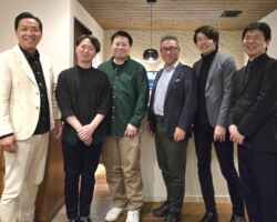 監査法人トーマツのNo2に上りつめた同郷の磯俣さんの退任慰労会。現在同社には25000人が在籍しており、監査だけでなく、様々なソリューション事業を展開している。