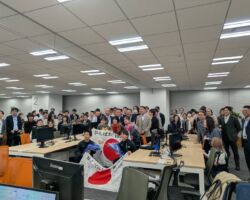 11月15日から開催される東京2025デフリンピック の壮行会。選手の皆さんには、失敗を恐れることなく勇気とプライドを持って練習の成果を発揮していただきたい。社員全員が見守りながら応援しています。