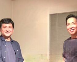 プライムキャストは村井社長率いるFIG株式会社の戦略子会社であり、村井さんはデジタル無線を自身で考案・開発して会社を成長させプライム市場に上場させた敏腕経験者だ。
包容力と謙虚さ及び仕事への情熱は見習うべき点が多い。
当社の中期戦略の一つに日本の運輸・配送の配車システムをサーバーサイドで一元管理するというテーマがある。当社は運送会社ではなく競合しないフラットな立ち位置だし、一元化は各企業のコスト削減、エネルギー効率化、渋滞緩和に繋がる。
■ゼンリンデータコムとプライムキャストは、荷物と車両の一括管理が可能な新しい輸配送支援システムを共同開発する。