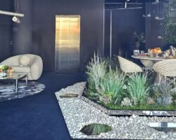 トーヨーキッチンホーム 渡辺会長のご招待で名古屋のショールームを訪問 キッチンからホーム全体への業態転換と独自配送の仕組みが興味深い