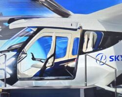 株式会社SkyDrive(愛知県豊田市、代表取締役CEO 福澤知浩)
同社は、大阪・関西万博で空飛ぶクル「SKYDRIVE(SkyDrive式SD-05型)」のデモフライトを実施した。
何度か名古屋で打ち合わせしており、ベンチャー思考の強い優良な企業であるが、今回のデモフライトでその脆弱さも露呈された。
そもそも飛行自体が不安定だし、車から飛行という将来コンセプトの実現にはあと10年はかかりそうである。
既存の形状では、電気で動くこと、騒音が少ないこと以外、ヘリコプターと大差ない。