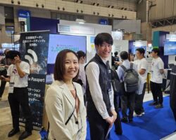 CEATECのLBMAブース
この日はZDCからサービス企画室の金澤さん、宮田さん、大口さんが参加