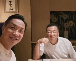 能登の復興に尽力されている浦建築研究所の中越さんと、能登カントリーでチャリティーゴルフ大会を開催したリシャール・ミルの川崎社長。
最近はあまりニュースにならないが、能登の復興は地元の利権争いなどの障壁があり、倒壊した建物の撤去すら2割程度した進んでいない。
多くの住民が仮設住宅で暮らす日々が続いていることを風化させてはいけない。