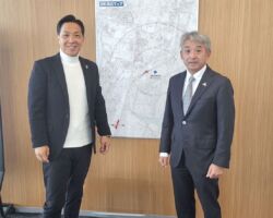 Team UKYO GT300
Team UKYO Challenge School
JCL TEAM UKYO
右京さんとは同い年で既に20年近いお付き合いになる。正に激動の人生であり、常に夢を具現化すべく活動しつづけている。
レースは難しいが、チャレンジスクールは誰でも参加できるので興味ある方は是非!