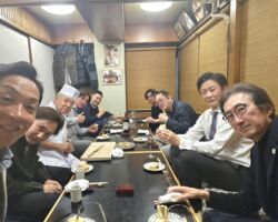 セールスフォース小出会長のご紹介で、サービスを利用しているベンチャー企業の社長と食事会。しかし、皆さん志もスキルも非常に高い。
