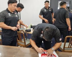 ラグビーワールドカップ2023?
日本代表選手報告会
世界で戦えるフィジカル、スキル、メンタルを備えていることは勿論、このレベルになると他を思いやる人間力が秀でている。
私自身も学ぶべき点が多い。
・選手コメント
次回のワールドカップに向けて、もっと個人のフィジカル、精度を上げていかないとチーム力の向上だけでは世界のトップにはずっと勝てない。代表に選抜される前に強靭な個の強化を図る必要がある。