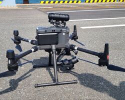 クレーン点検飛行に使用するドローンです。