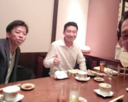 今年5月に上場された株式会社トリプルアイズの山田社長と加藤CFO、両名とも20歳年下