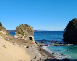 ③朝礼で清水社長からお話があった年末年始の下田です。下田市は静岡県の伊豆半島南東部に位置し、風光明媚な観光地です。