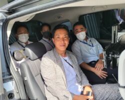 清水社長、鬼崎本部長、窪田本部長、三橋本部長、金井島副部長と。