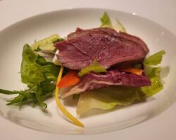 goblin西麻布でデフバトミントン長原さんの祝勝慰労会。デフサッカー原口さん、アスリート担当メンバーと。