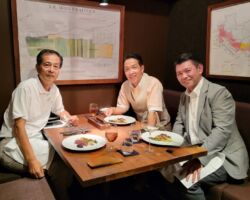 林さんには長い間、顧問を勤めていただき感謝しています。71歳になったそうですが、後10年は働いて今の会社を大きくしたいそうです!!